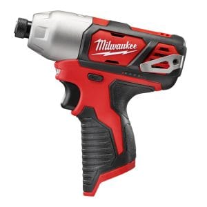 Atornillador de Impacto 1/4 Inalámbrico 12V de 0 a 2,500 Revoluciones por Minuto, de 0 a 3,300 Golpes por Minuto, con 1 Batería 1.5 Amperios y Cargador. MILWAUKEE