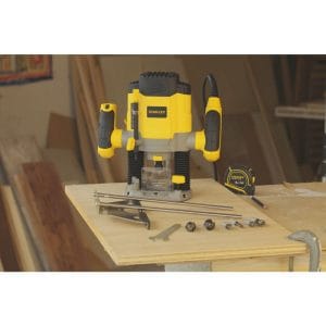 Router 1-1/3 HP, Espiga 1/4 y 8MM, con 3 Ajustes de Profundidad, Velocidad Variable de 8,000 a 2,700 Revoluciones por Minuto, Incluye 6 Cuchillas, 1,200W 120V. STANLEY - Imagen 3
