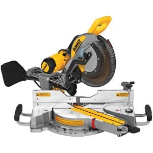 Sierra Ingleteadora de 12" con 3,800 Revoluciones por Minuto de 15 Amperios 120V. DEWALT